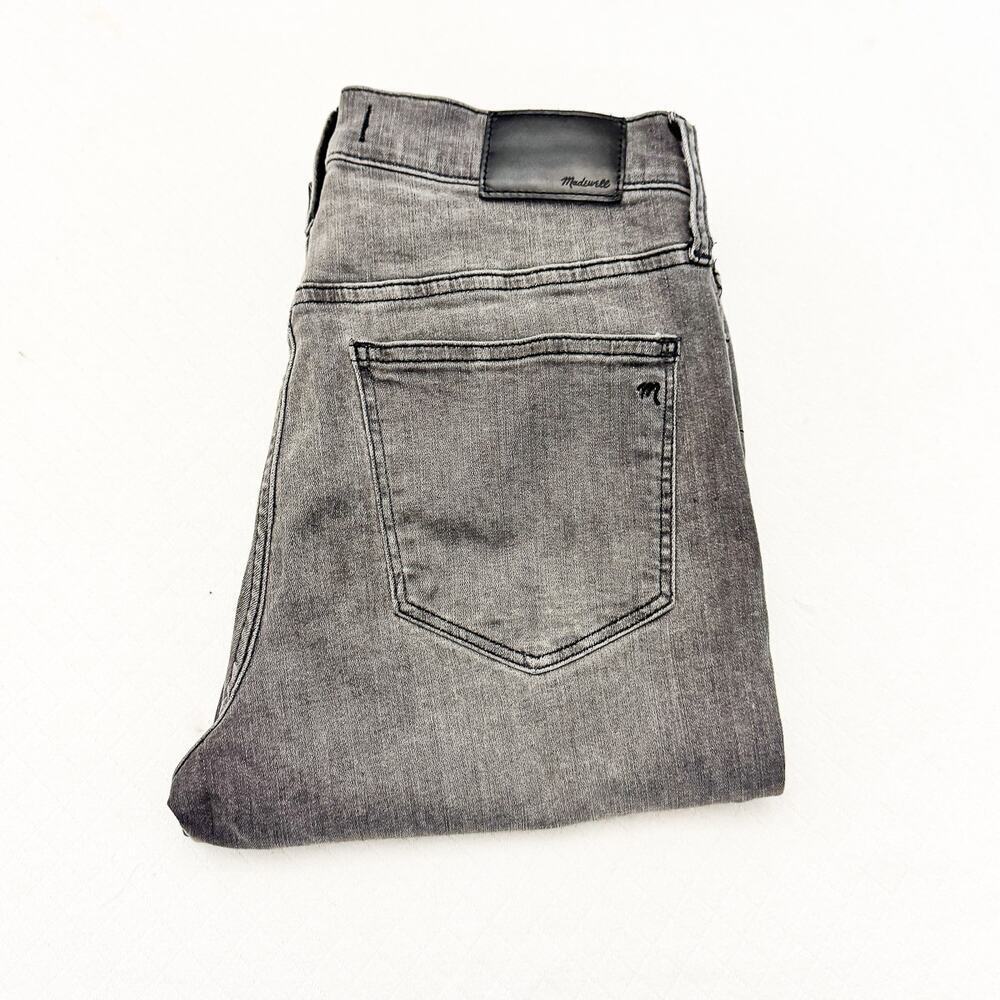 Madewell Stovepipe Gray Wash Straight Leg Denim Jeans Raw Hem Size 26 AA595